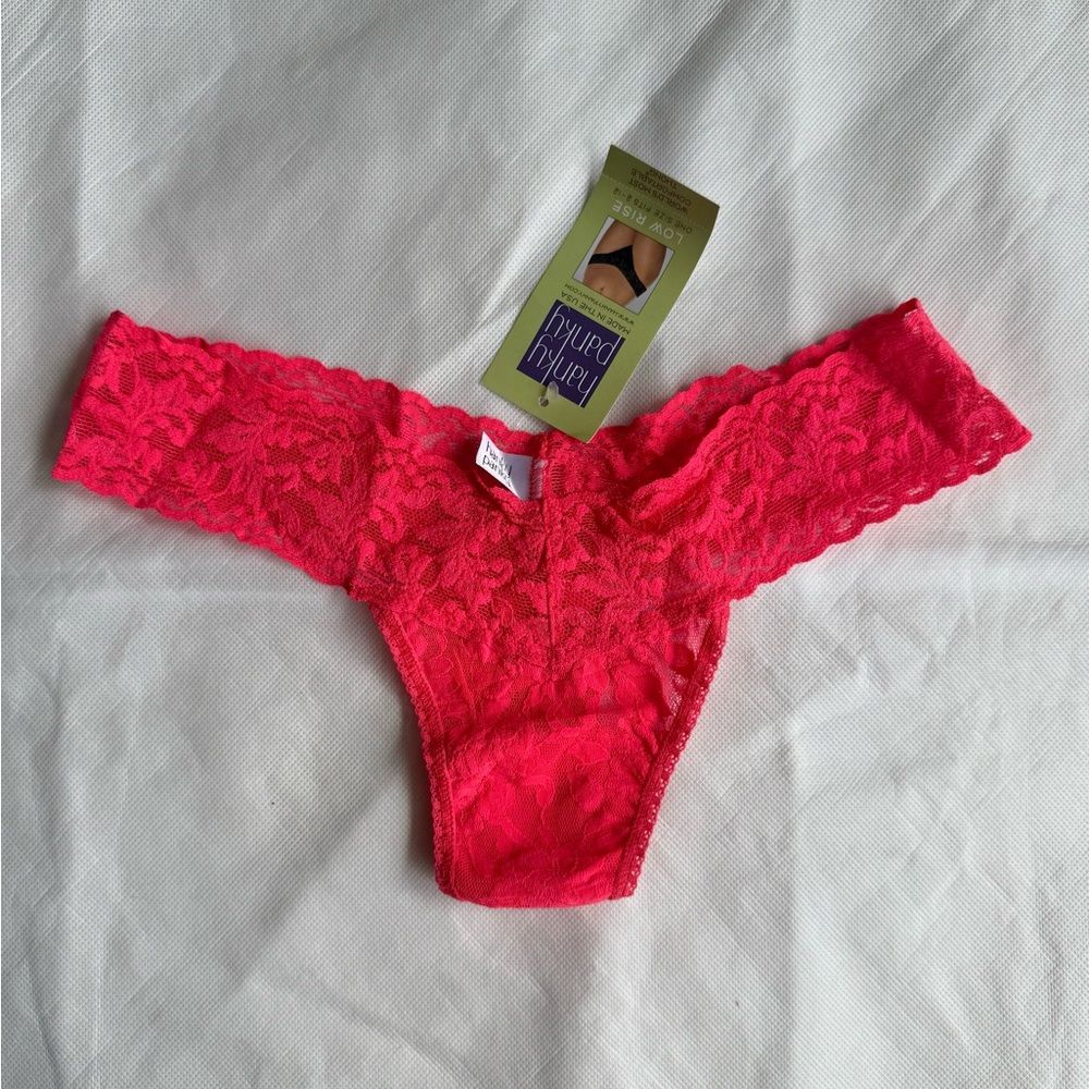 NWT Hanky Panky 4911 Signature Lace Low Rise Thong, Bright Coral